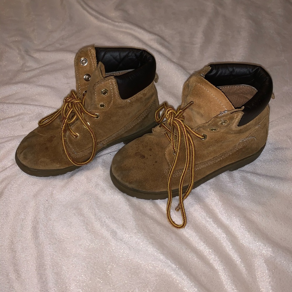 Used winter boots. - Picture 2 of 6